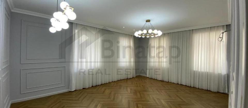 Zahid Xelilov kuchesi, Elmler Akademiyasi m/s yaxin 4 otaqli menzil satilir/165 kv.m.