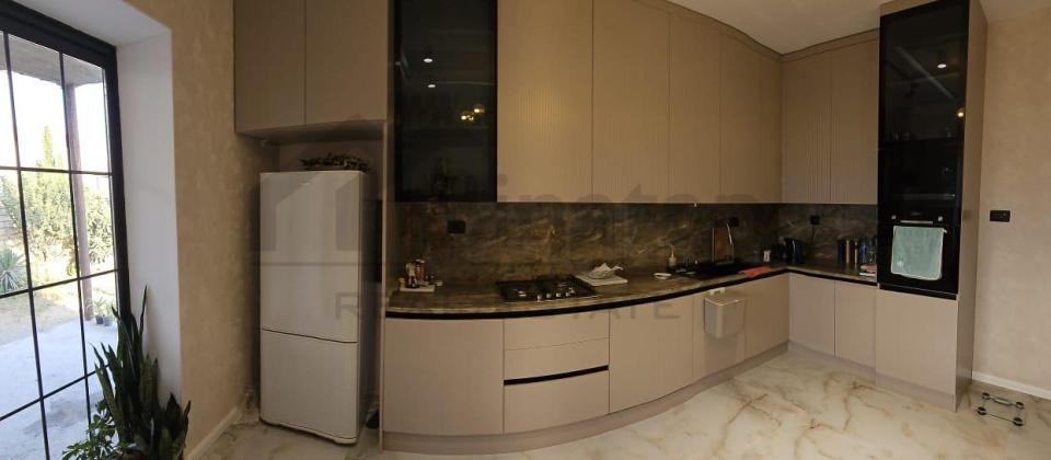 Satılır 5 otaqlı həyət evi/bağ evi 200 m², Buzovna q.