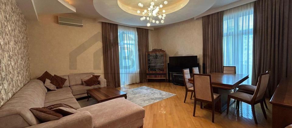 Statistika Komitesi ve İzmir parkin yani, Nizami m/s yaxin 3 otaqli menzil satilir/175 kv.m.