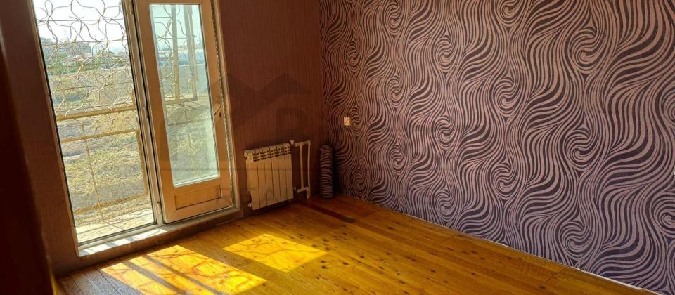 Satılır 4 otaqlı köhnə tikili 100 m², Yeni Günəşli q. - 11