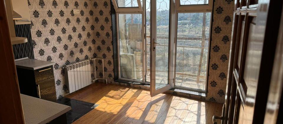 Satılır 4 otaqlı köhnə tikili 100 m², Yeni Günəşli q. - 13