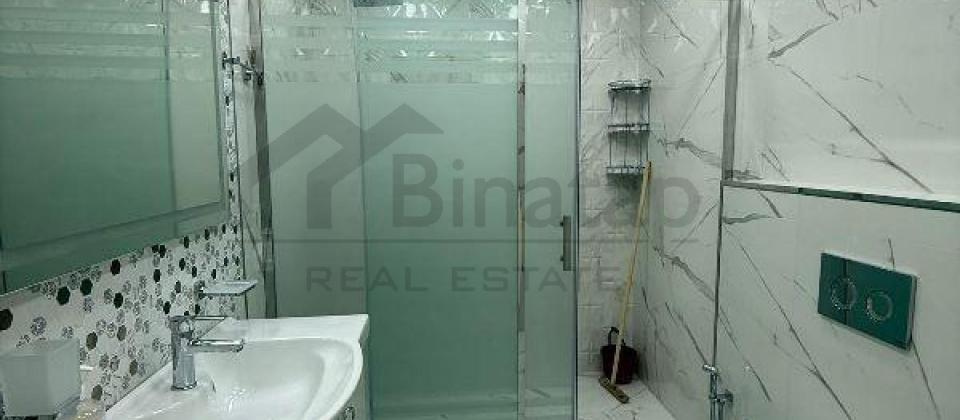 Port Baku ve 28 May m/s 5 deqiqelik mesafede 4 otaqli menzil satilir/185 kv.m. - 10