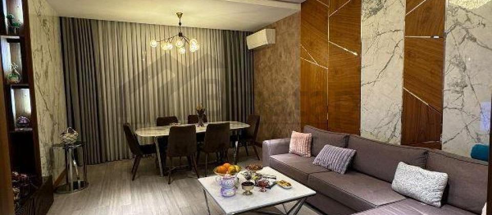 Tbilisi prospekti, 8 Noyabr m/s yaxin 3 otaqli menzil satilir/97 kv.m.