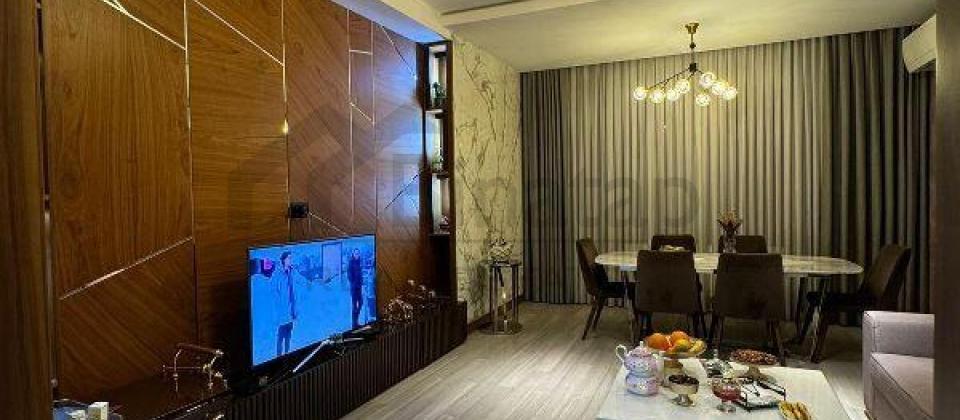 Tbilisi prospekti, 8 Noyabr m/s yaxin 3 otaqli menzil satilir/97 kv.m. - 3