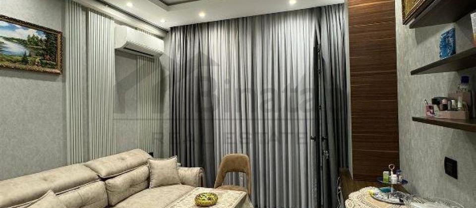 Tbilisi prospekti, 8 Noyabr m/s yaxin 3 otaqli menzil satilir/97 kv.m. - 8