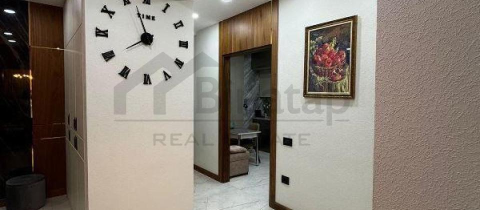 Tbilisi prospekti, 8 Noyabr m/s yaxin 3 otaqli menzil satilir/97 kv.m. - 10