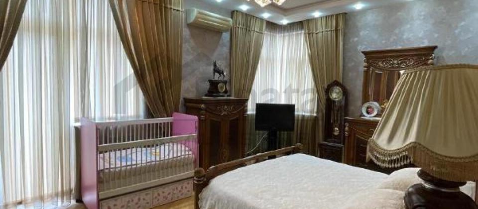 Koala, Koroglu ve Dede Qorqud parklarinin yaninda 4 otaqli menzil satilir/210 kv.m. - 8