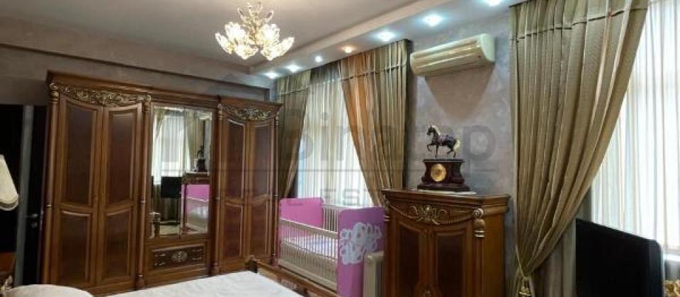 Koala, Koroglu ve Dede Qorqud parklarinin yaninda 4 otaqli menzil satilir/210 kv.m. - 9