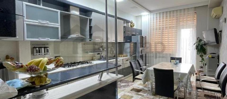 Koala, Koroglu ve Dede Qorqud parklarinin yaninda 4 otaqli menzil satilir/210 kv.m. - 10