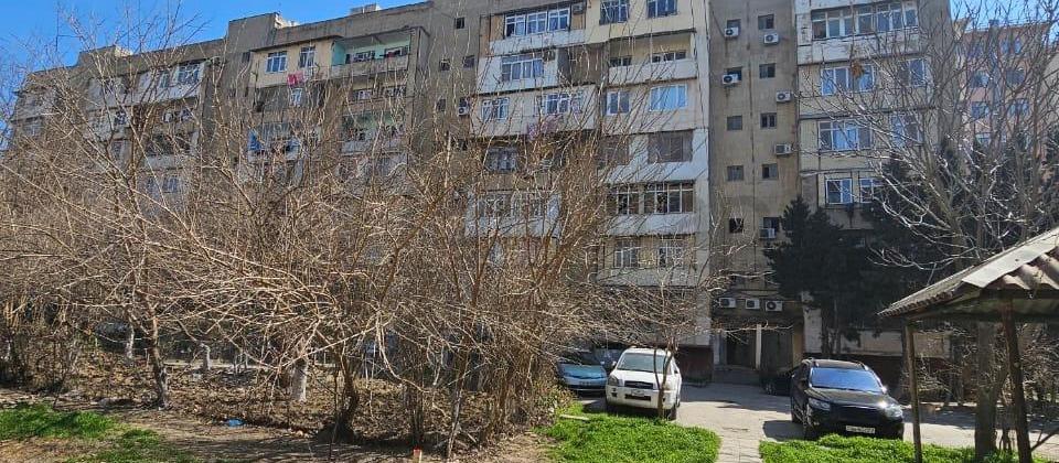 Satılır 3 otaqlı köhnə tikili 70 m², Bakıxanov q. - 12