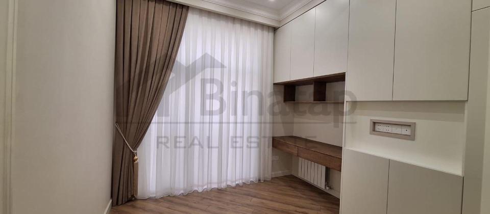 Satılır 4 otaqlı yeni tikili 150 m², 28 May m. - 8