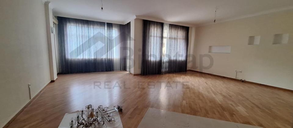 Kirayə verilir 4 otaqlı yeni tikili 200 m², 28 May m.