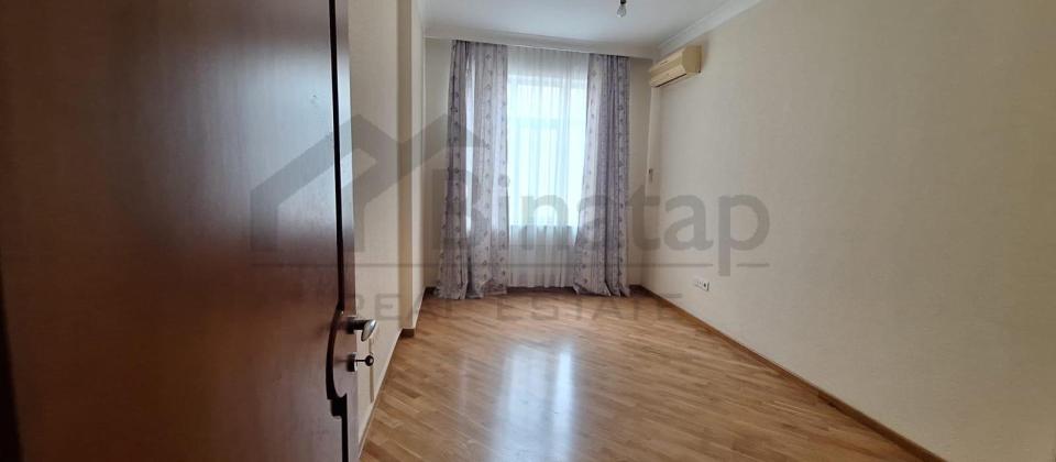 Kirayə verilir 4 otaqlı yeni tikili 200 m², 28 May m. - 3