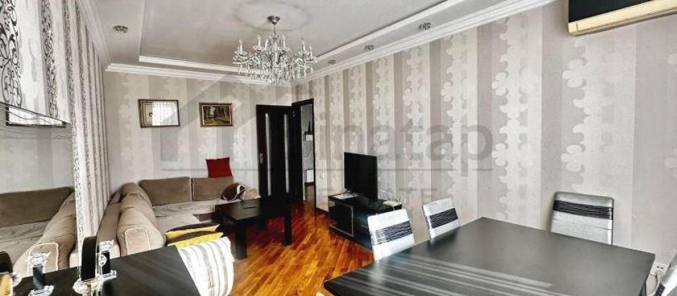 Qara Qarayev m/s, ATS'in yani, 145№li mektebin yaninda 2 otaqli menzil satilir/65 kv.m.