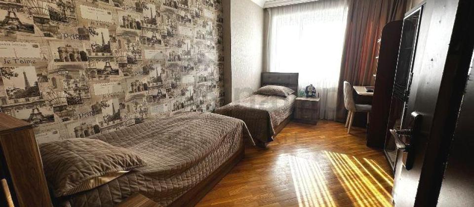 Qara Qarayev m/s, ATS'in yani, 145№li mektebin yaninda 2 otaqli menzil satilir/65 kv.m. - 4