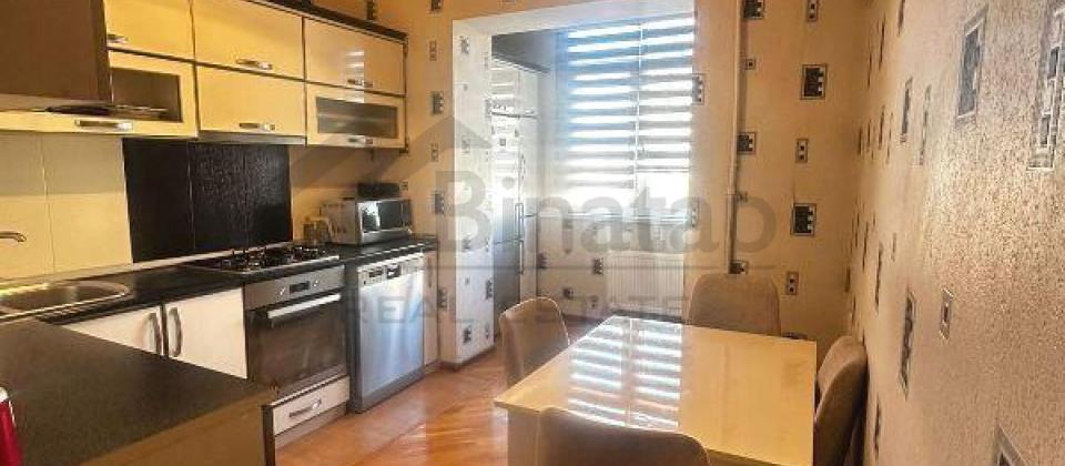 Qara Qarayev m/s, ATS'in yani, 145№li mektebin yaninda 2 otaqli menzil satilir/65 kv.m. - 8