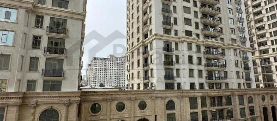 Mirvari Park'da 3 otaqli menzil satilir/152 kv.m., Elmler Akademiyasi m/s yaxindir