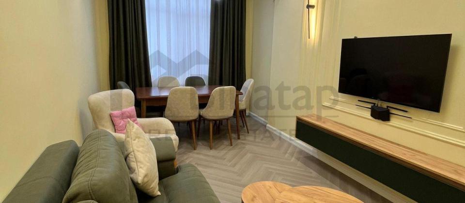 Tibb Universitetinın yanında - 4