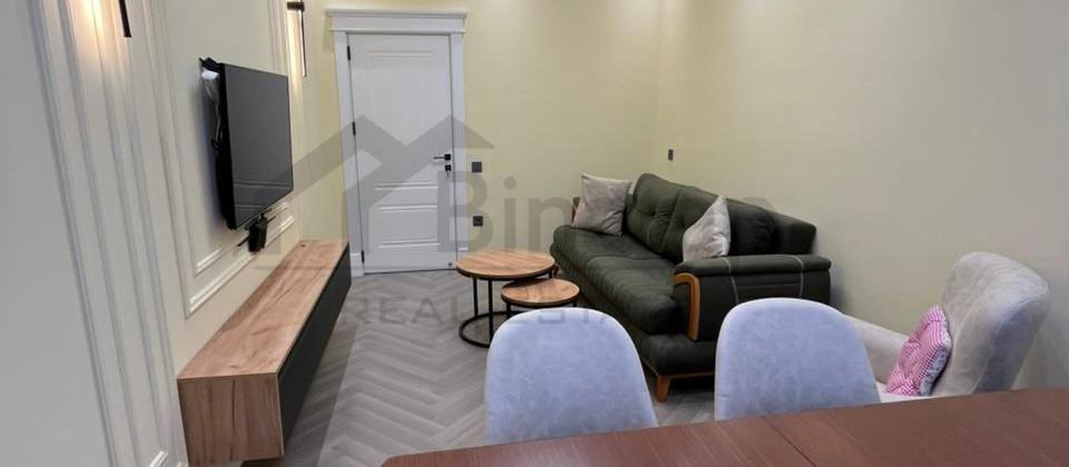 Tibb Universitetinın yanında - 5