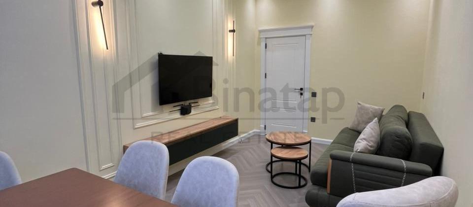 Tibb Universitetinın yanında - 6