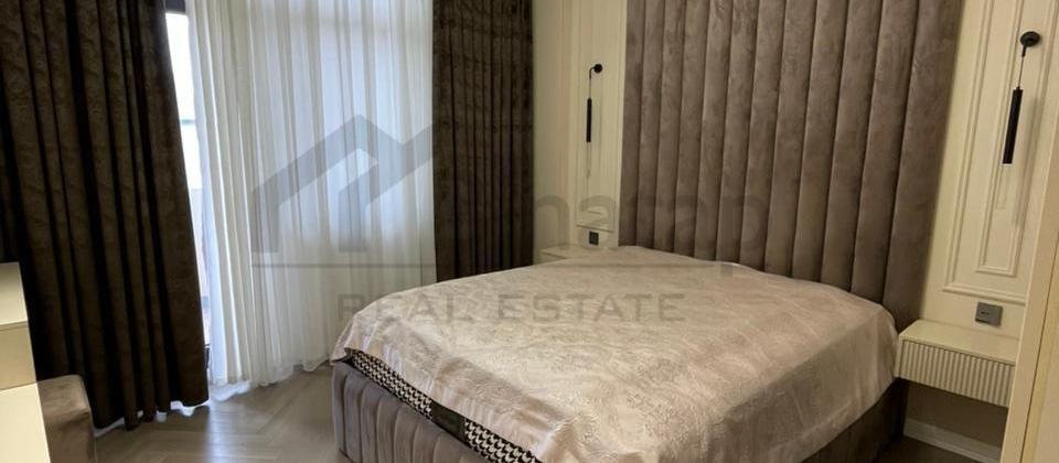 Tibb Universitetinın yanında - 8