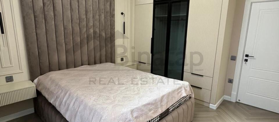 Tibb Universitetinın yanında - 10