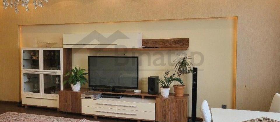 Teze bazar ve Sirkin yaninda 4 otaqli menzil satilir/178 kv.m. - 4