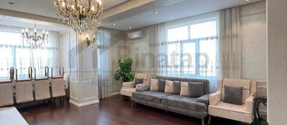 Vorovski dairesi, Azadliq Prospekti m/s yaxin 3 otaqli menzil satilir/135 kv.m.