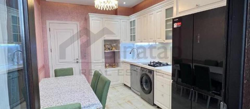 Vorovski dairesi, Azadliq Prospekti m/s yaxin 3 otaqli menzil satilir/135 kv.m. - 12