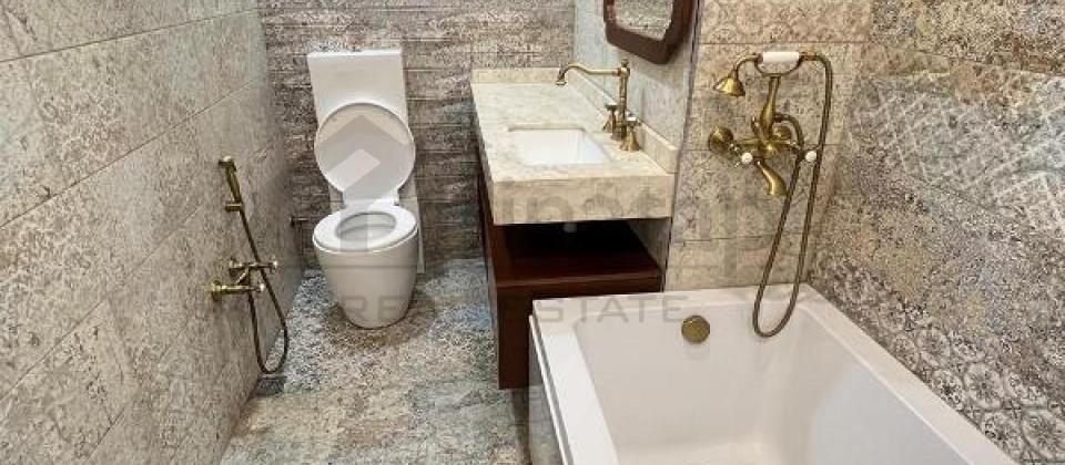 Vorovski dairesi, Azadliq Prospekti m/s yaxin 3 otaqli menzil satilir/135 kv.m. - 14