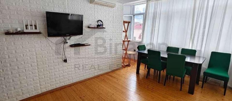 Yeni Yasamal, Esed Ehmedov kuchesi, Leziz House'a yaxin 3 otaqli menzil satilir/98 kv.m. - 2