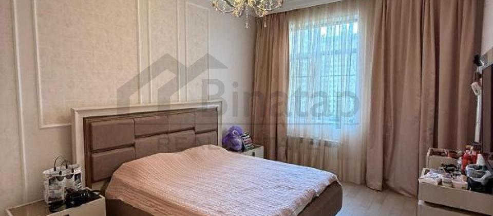 Renessans Palace'da 3 otaqli menzil satilir/140.6 kv.m., Elmler Akademiyasi m/s yaxindir - 9