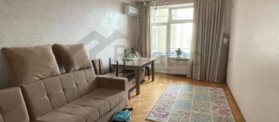 Badamdar, Botanika baginin yaninda 2 otaqli menzil satilir/75 kv.m.