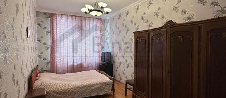 Yashil Ada ushaq bagchasinin yani, 8 Noyabr m/s yaxin 3 otaqli menzil satilir/152.2 kv.m. - 4