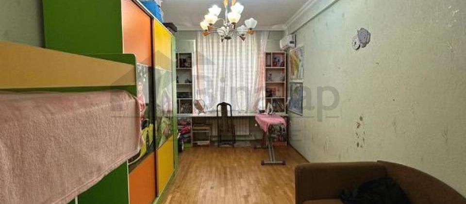 Yashil Ada ushaq bagchasinin yani, 8 Noyabr m/s yaxin 3 otaqli menzil satilir/152.2 kv.m. - 6