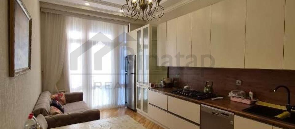 Hesen Eliyev kuchesi (İnqlab), ATB Bankin yaninda 3 otaqli menzil kiraye verilir/150 kv.m. - 8