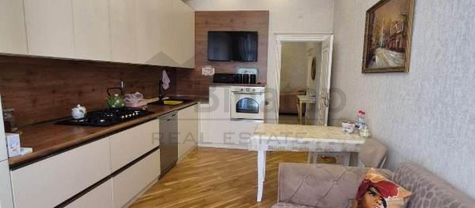 Hesen Eliyev kuchesi (İnqlab), ATB Bankin yaninda 3 otaqli menzil kiraye verilir/150 kv.m. - 9