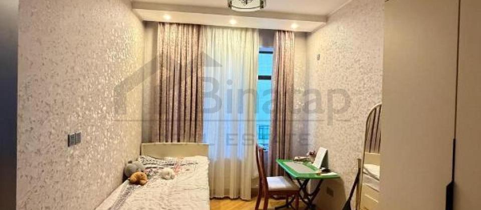 Tbilisi prospekti, İst Petrolun yaninda 4 otaqli menzil satilir/150 kv.m. - 7