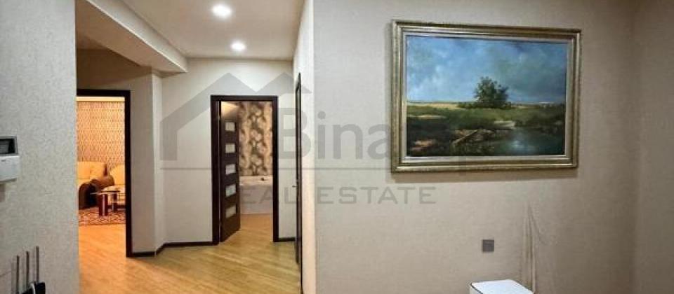 Tbilisi prospekti, İst Petrolun yaninda 4 otaqli menzil satilir/150 kv.m. - 10