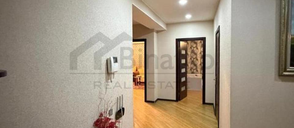 Tbilisi prospekti, İst Petrolun yaninda 4 otaqli menzil satilir/150 kv.m. - 11