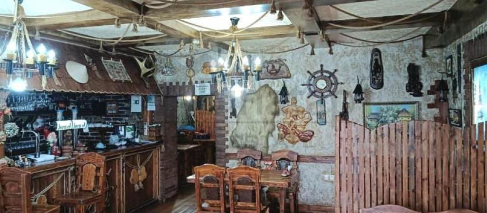 Elmler Akademiyasi m/s yaninda obyekt (restoran - pub) satilir/93 kv.m.