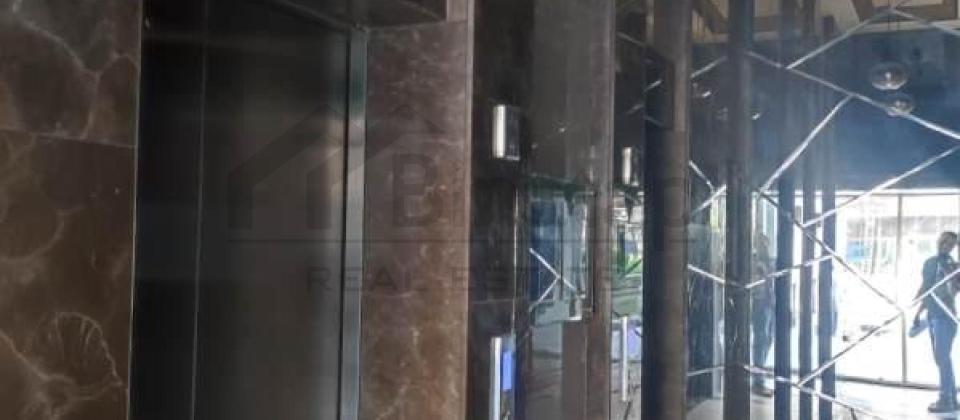 Amerika Sefirliyinin yani, 28 May m/s yaxin 2 otaqli menzil satilir/75 kv.m. - 8