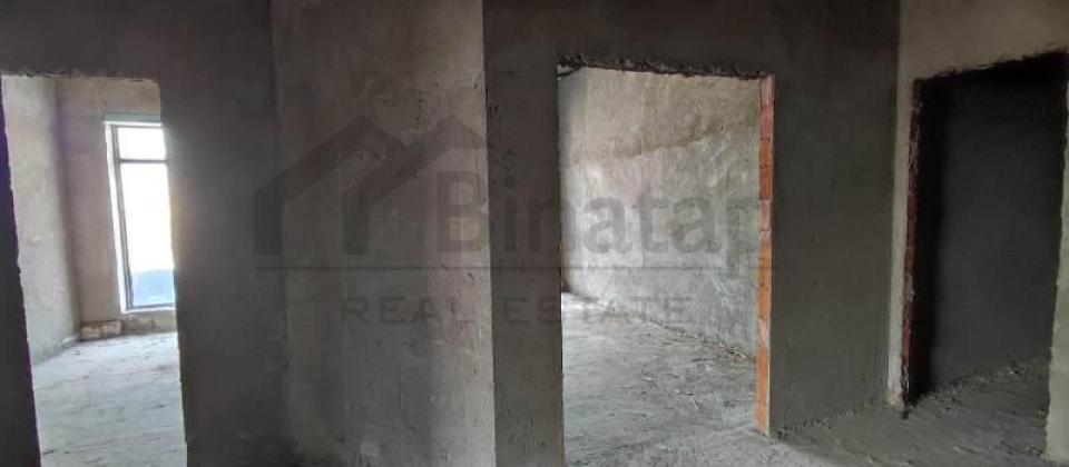 Amerika Sefirliyinin yani, 28 May m/s yaxin 2 otaqli menzil satilir/75 kv.m. - 12