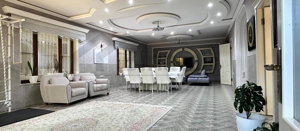 Satılır 7 otaqlı həyət evi/bağ evi 330 m², M.Ə.Rəsulzadə q. - 2