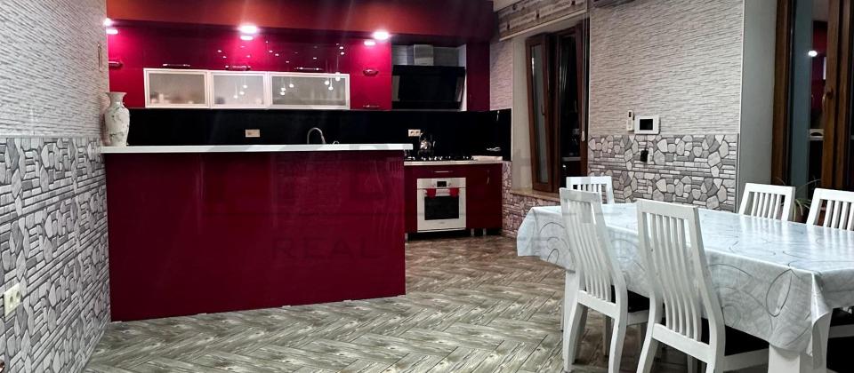 Satılır 7 otaqlı həyət evi/bağ evi 330 m², M.Ə.Rəsulzadə q. - 5