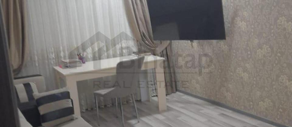 Satılır 4 otaqlı köhnə tikili 100 m², Yeni Günəşli q.