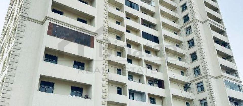 McDonald's ve Grand Hayat Residence'in yaninda 4 otaqli menzil satilir/173 kv.m. - 2