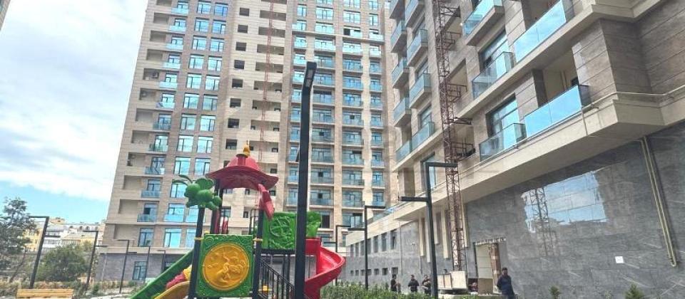 Qish parki, Nizami ve 28 May m/s yaxin 3 otaqli menzil satilir/107 kv.m.