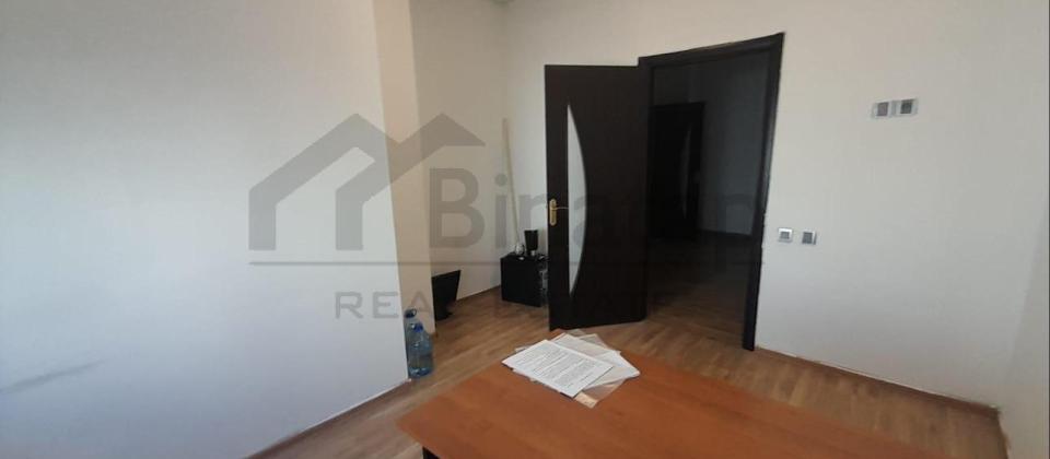 Əhməd Rəcəblidə plazada ofislərin icarəsi 2otaq - 2