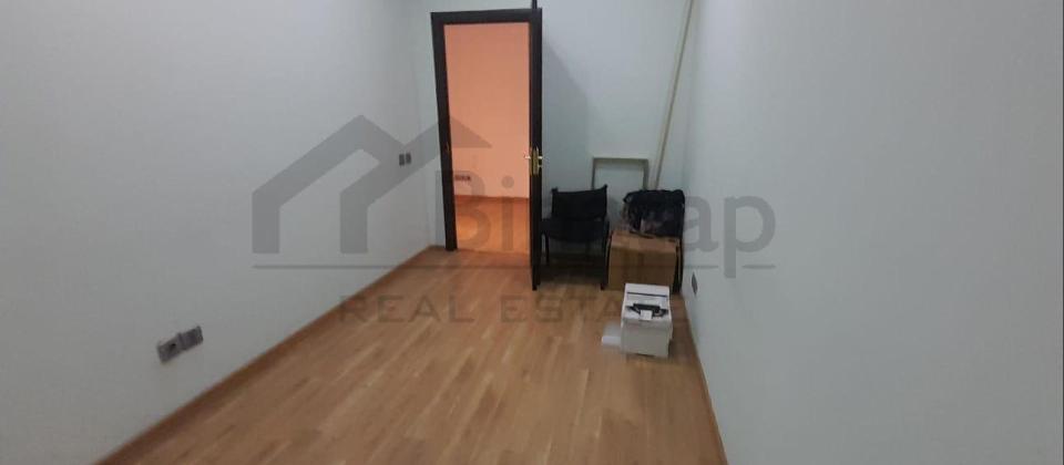 Əhməd Rəcəblidə plazada ofislərin icarəsi 2otaq - 6